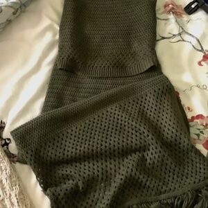 House of Harlow 1960- Dark olive green Crotchet with lining 2pc set- Medium